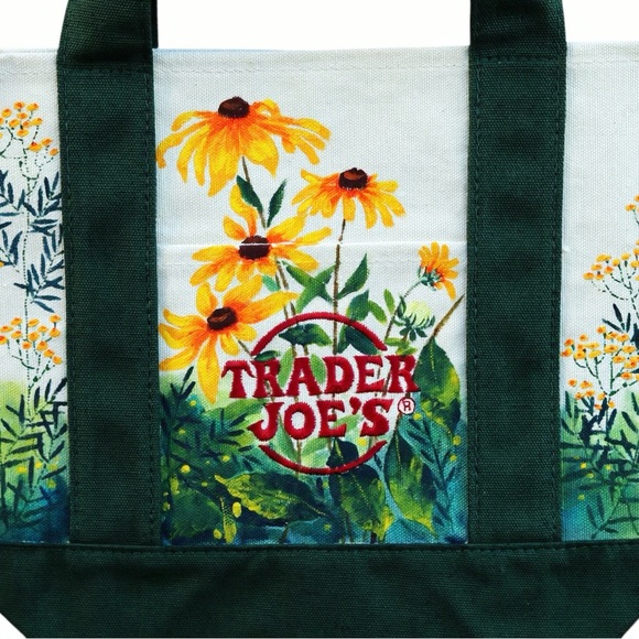 Trader Joe’s Mini Canvas Tote Hand Painted Daisy Floral Green Handle New - Picture 5 of 5